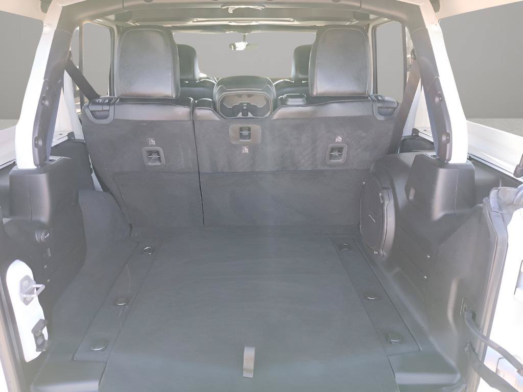 Used 2022 Jeep Wrangler Unlimited Sahara w/ LED Lighting Group AWD/4WD image 25