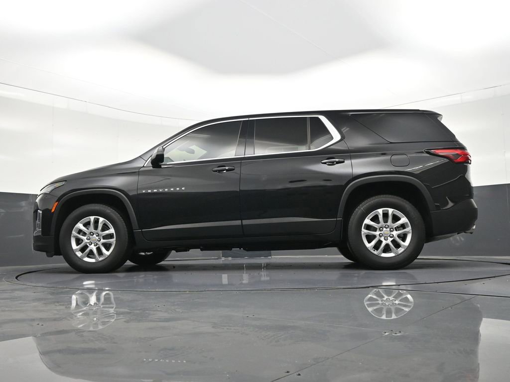 Used 2023 Chevrolet Traverse LS image 24