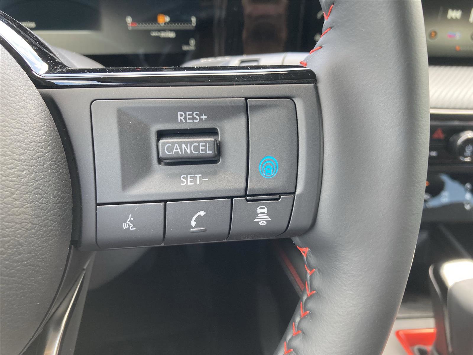 New 2025 Nissan Kicks SR w/ SR Premium Package image 25