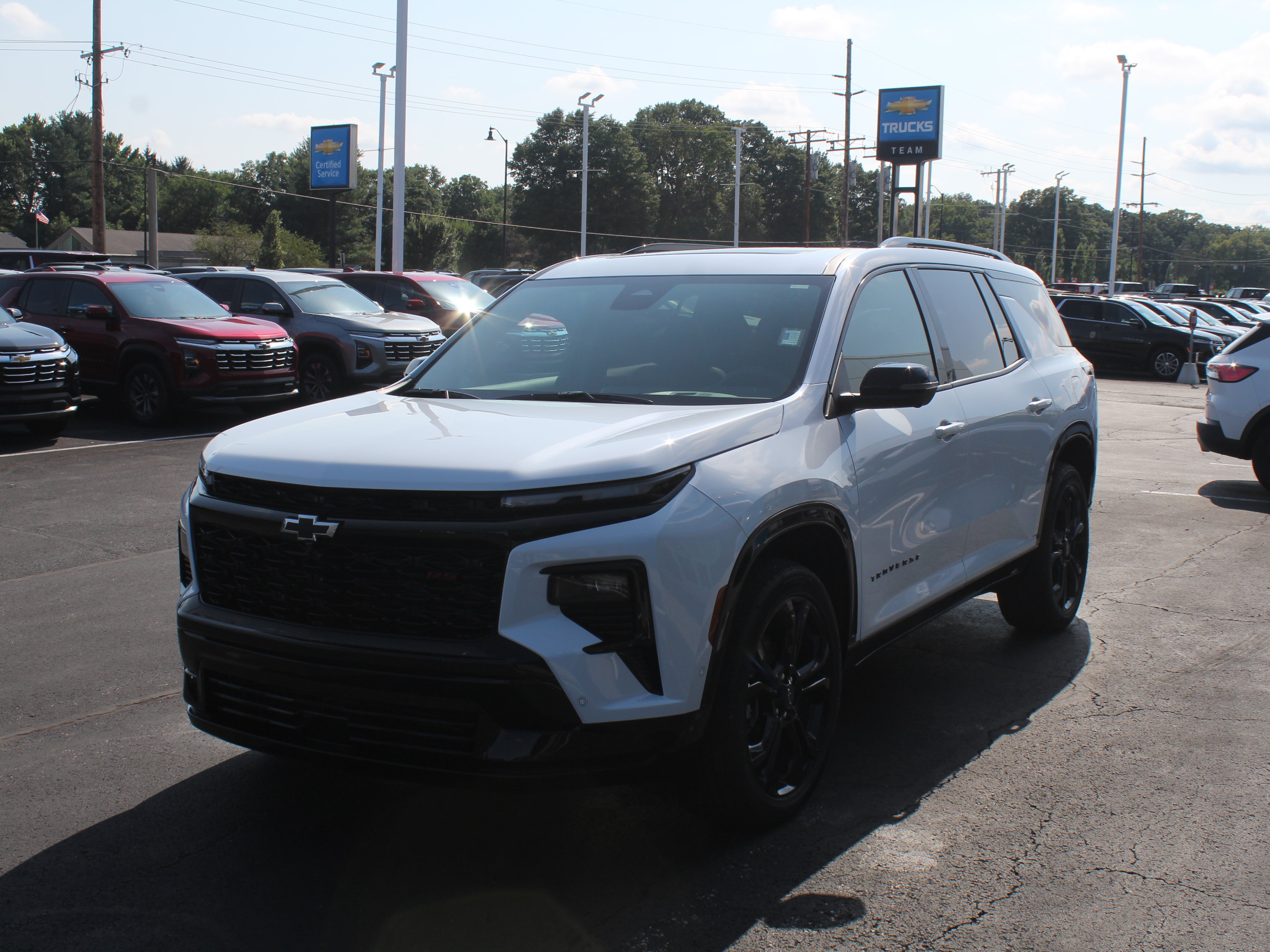New 2027 Chevrolet Traverse RS w/ LPO, Floor Liner Package AWD/4WD image 8