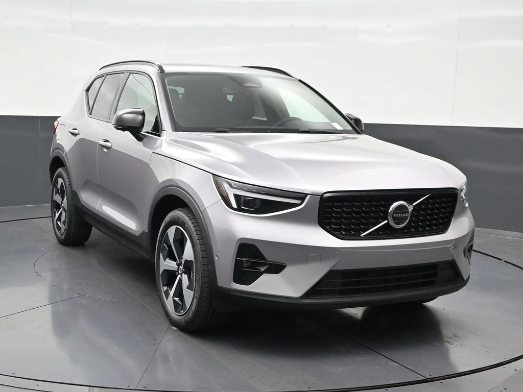 New 2026 Volvo XC40 B5 Plus w/ Climate Package AWD/4WD image 7
