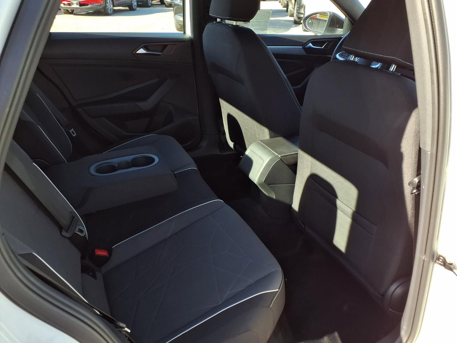 Certified 2025 Volkswagen Jetta Sport image 23