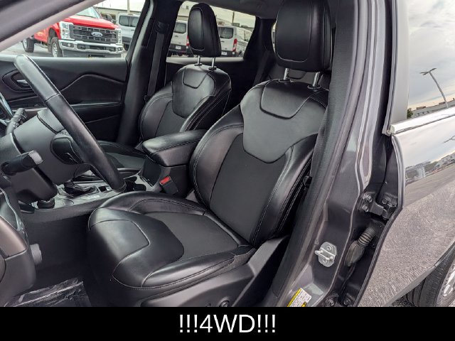 Used 2019 Jeep Cherokee Latitude Plus w/ Cold Weather Group AWD/4WD image 13