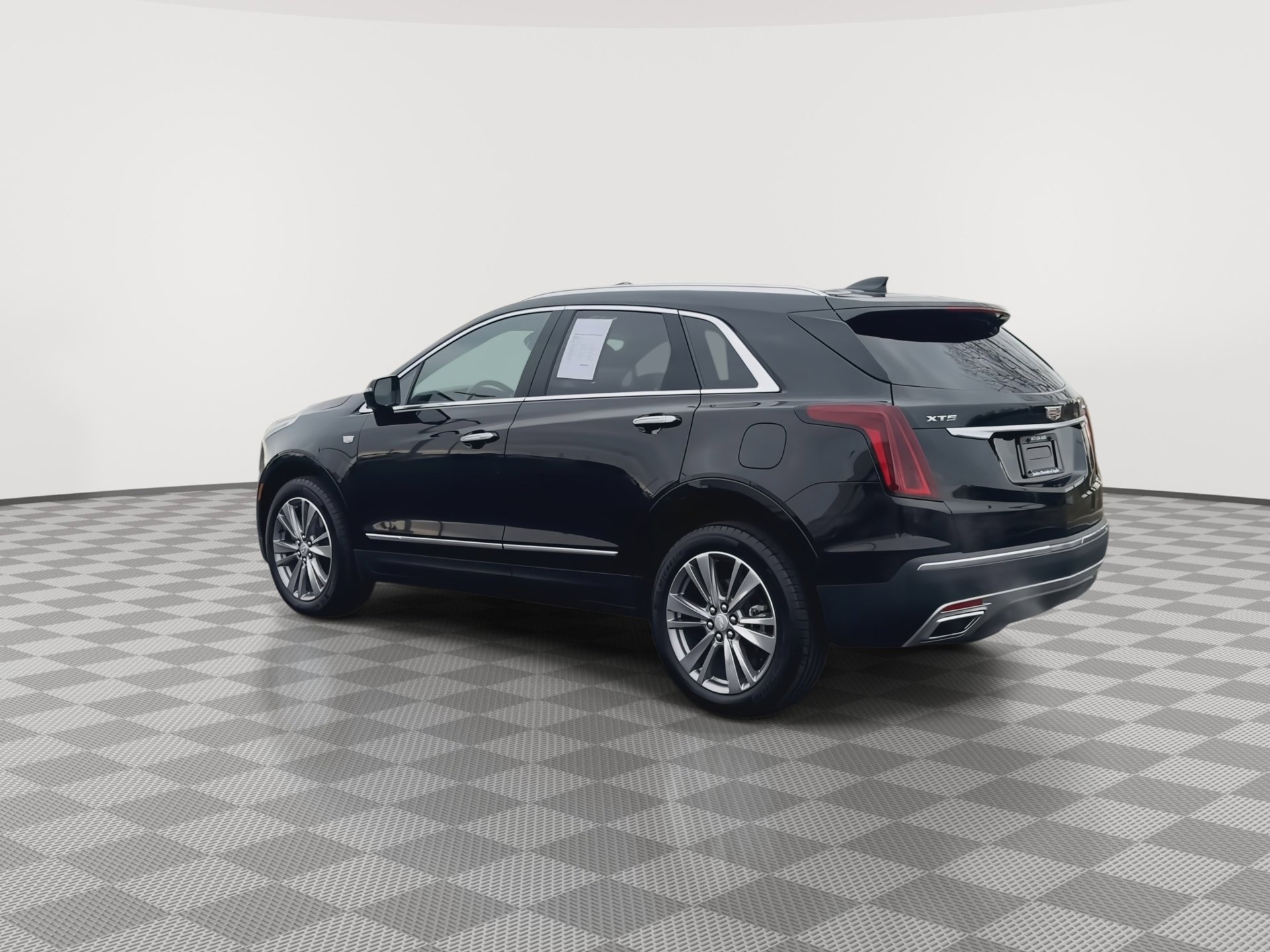 Certified 2025 Cadillac XT5 Premium Luxury image 6