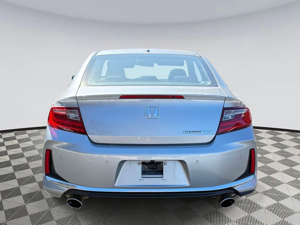 Used 2017 Honda Accord Touring image 3