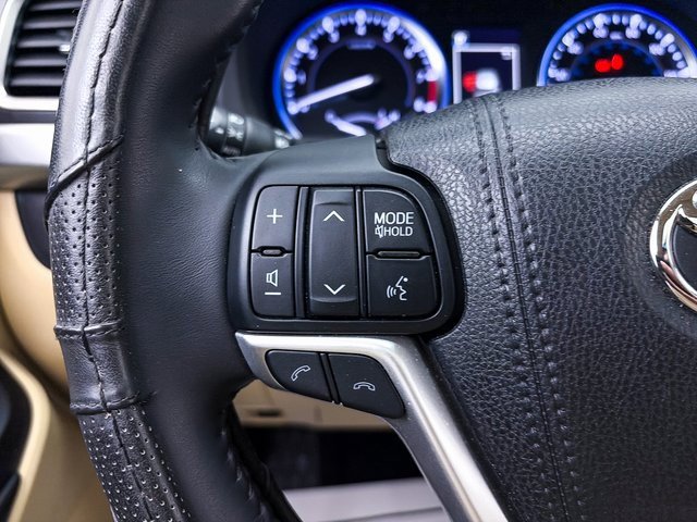 Used 2018 Toyota Highlander XLE image 28