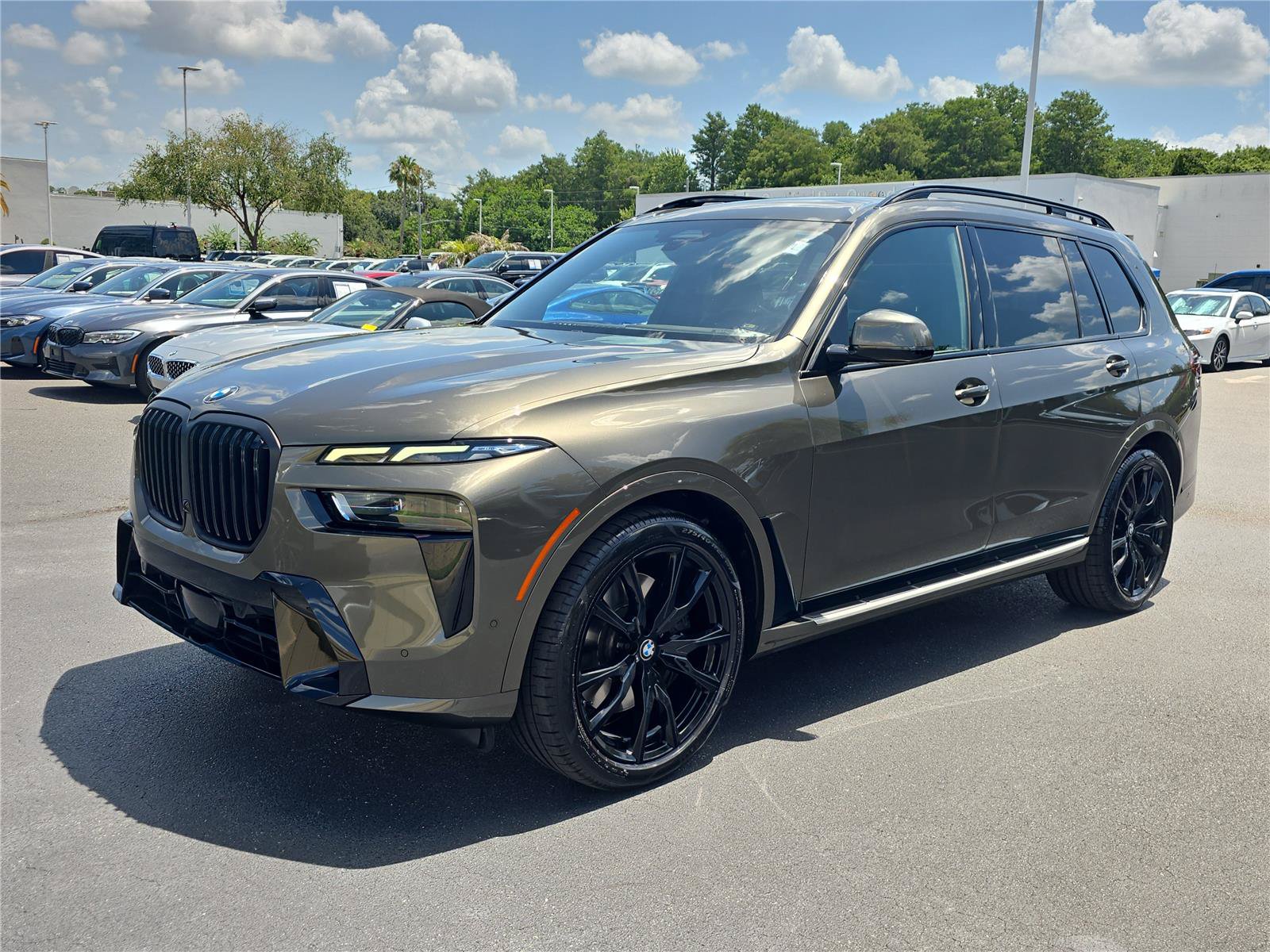 Certified 2024 BMW X7 xDrive40i w/ M Sport Package AWD/4WD image 8