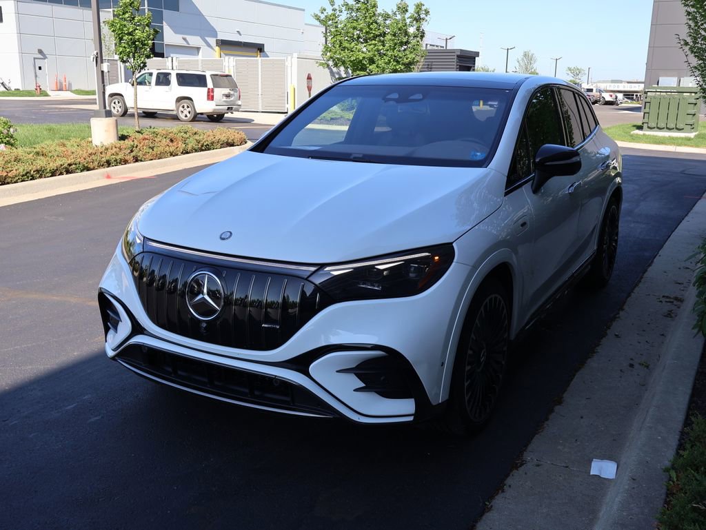 Used 2025 Mercedes-Benz EQE AMG 4MATIC SUV image 4