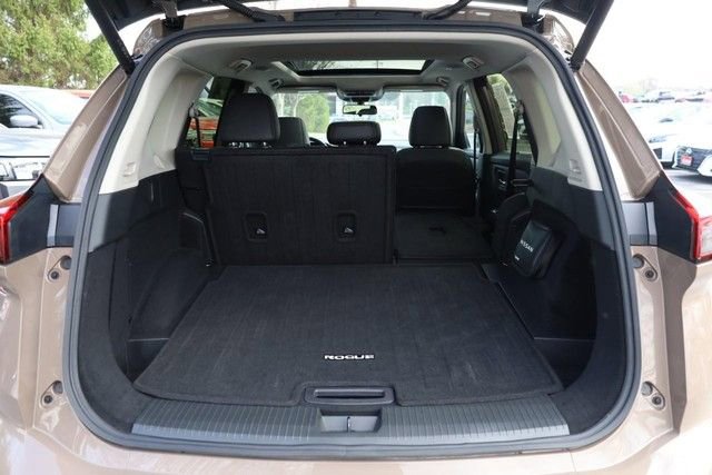 Certified 2025 Nissan Rogue SV w/ SV Premium Package image 8