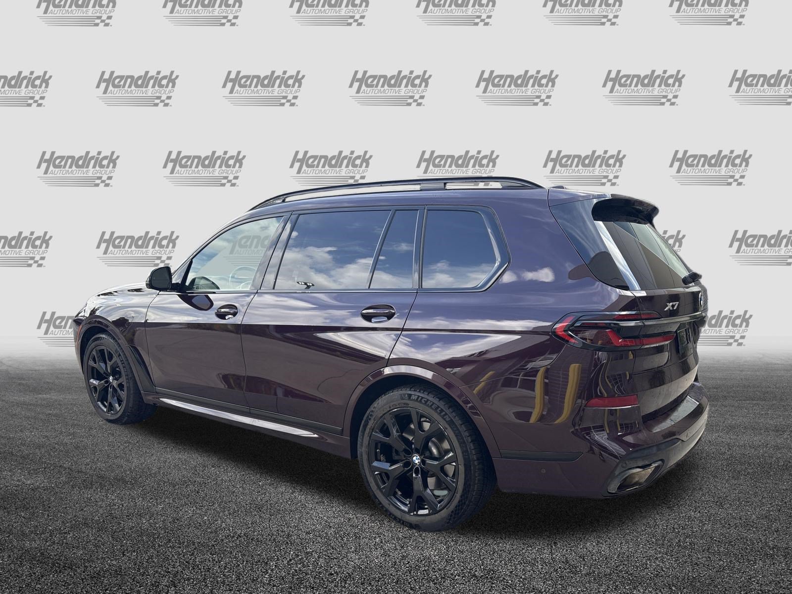 Used 2025 BMW X7 xDrive40i w/ M Sport Package AWD/4WD image 8