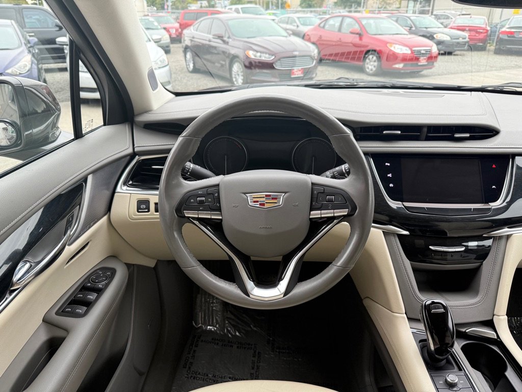 Used 2020 Cadillac XT6 Premium Luxury image 14