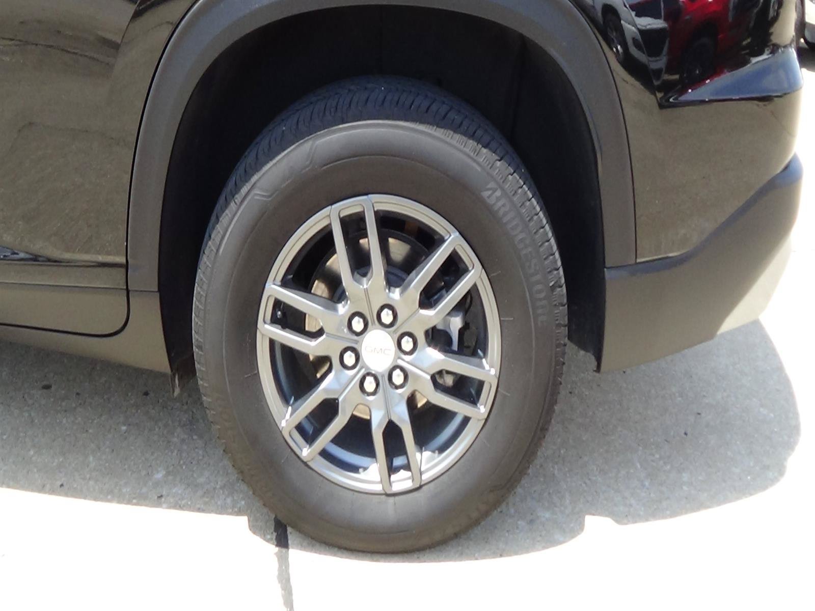 Used 2025 GMC Acadia Elevation FWD image 9
