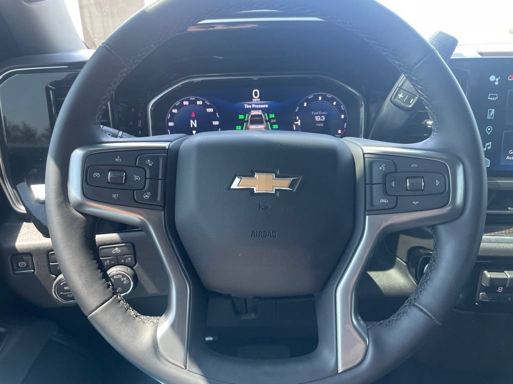 Used 2025 Chevrolet Silverado 1500 LT AWD/4WD image 12
