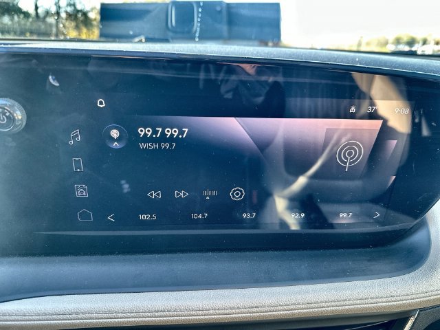 Used 2024 Buick Encore GX Avenir w/ Avenir Convenience Package AWD/4WD image 25