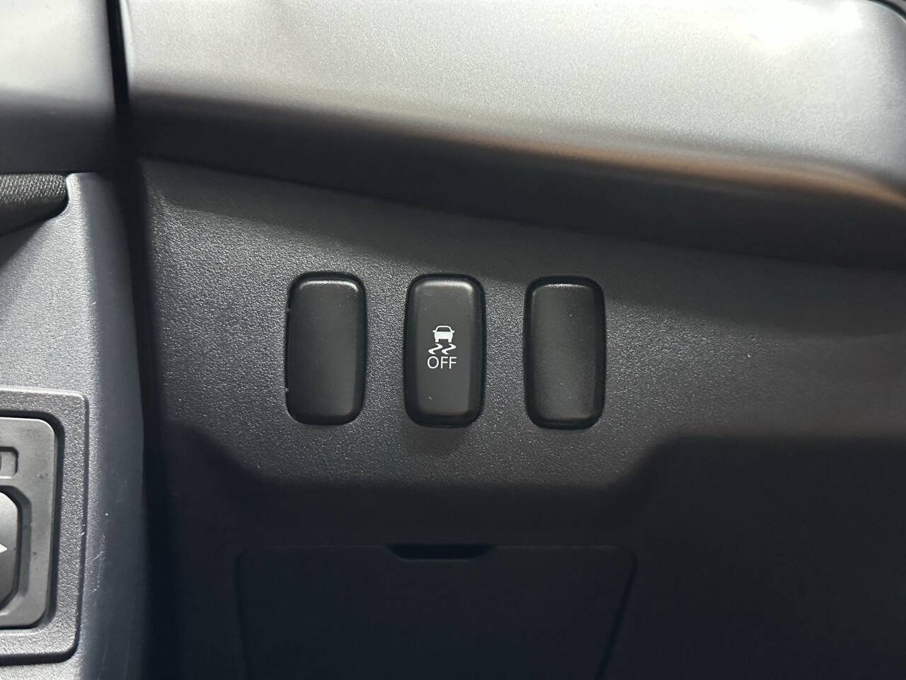 Used 2011 Mitsubishi Lancer ES FWD image 25