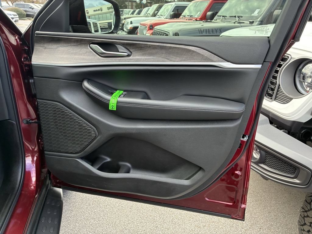 New 2025 Jeep Grand Cherokee Limited AWD/4WD image 35