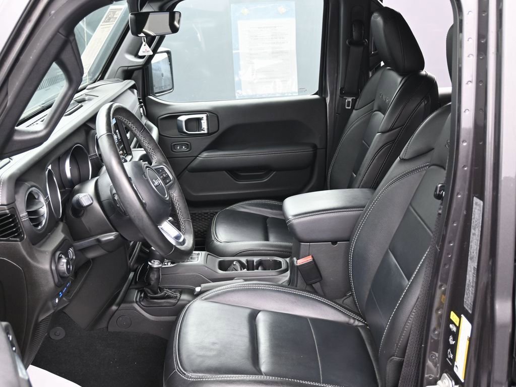 Used 2023 Jeep Wrangler Unlimited Sahara w/ Cold Weather Group image 16