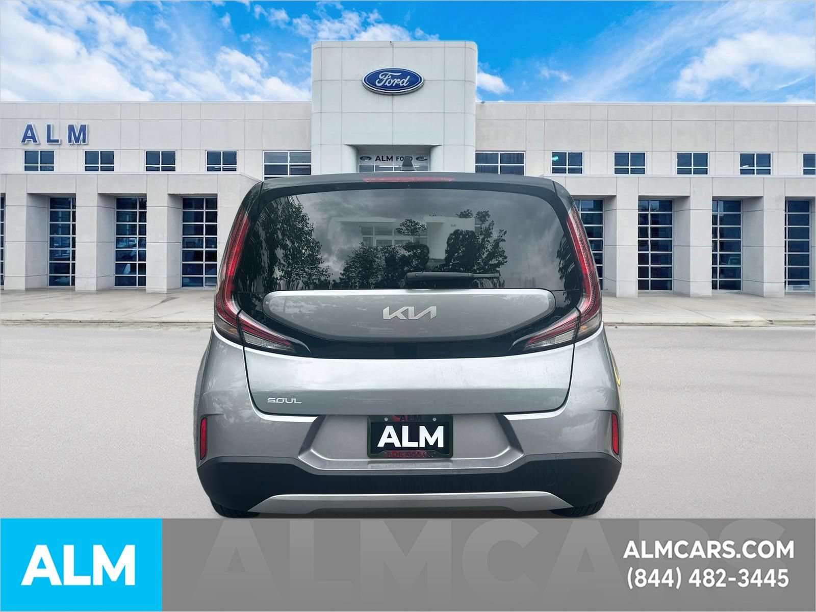 Used 2025 Kia Soul LX w/ LX Technology Package FWD image 6