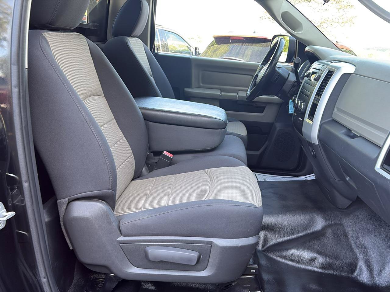 Used 2012 RAM 5500 SLT RWD image 11