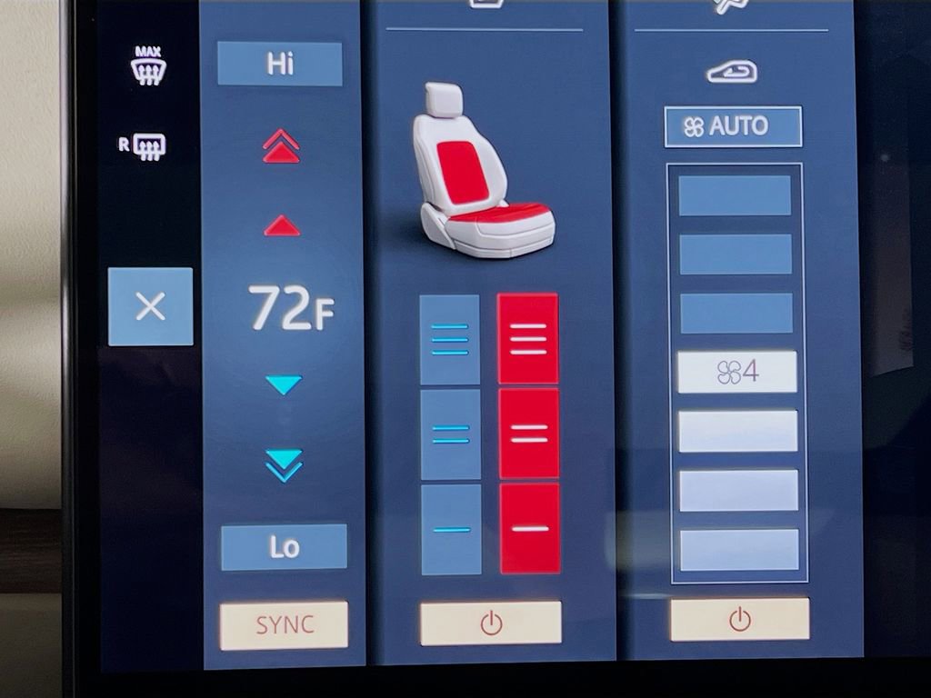 Used 2025 Land Rover Range Rover Autobiography image 21