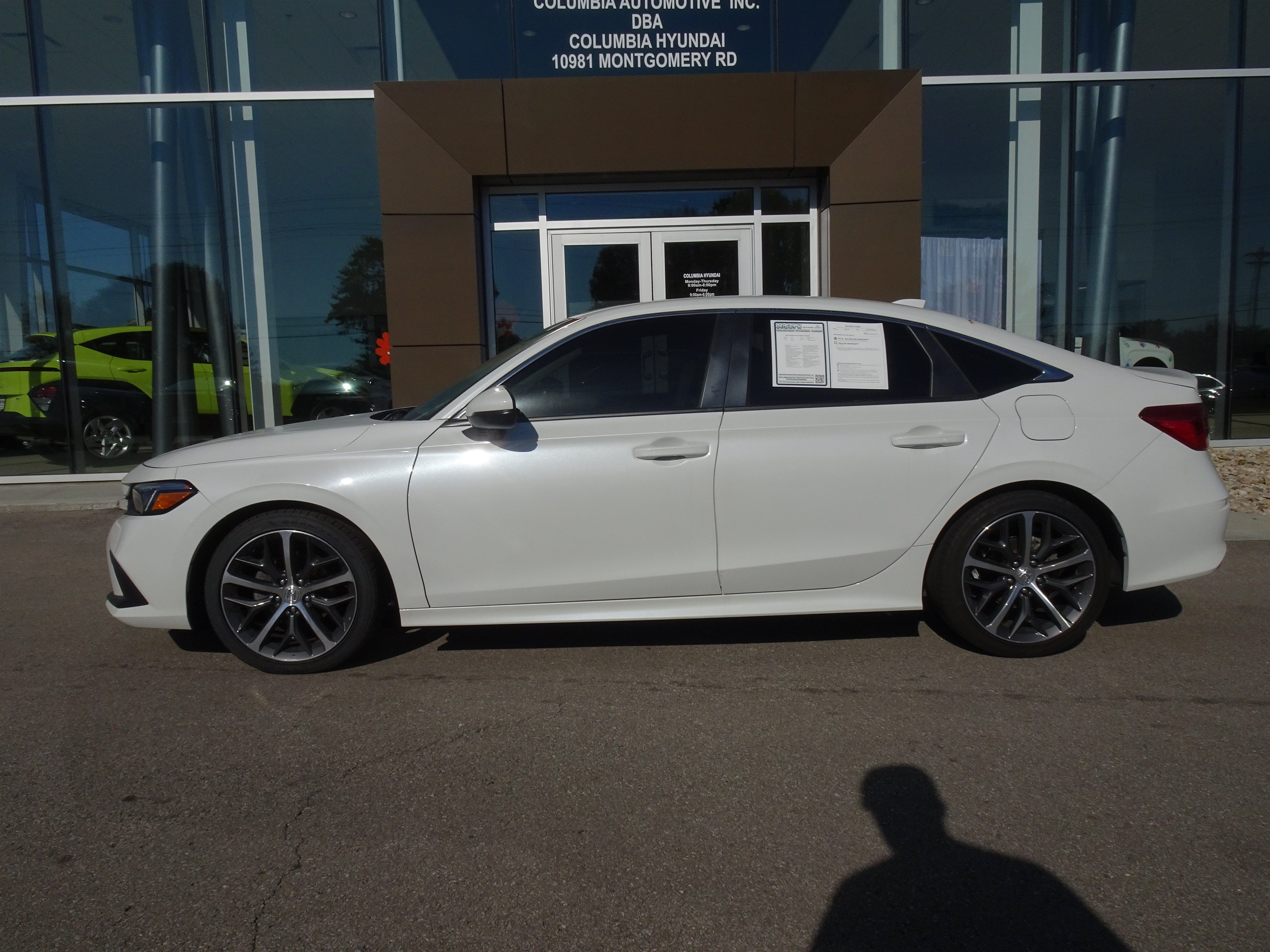 Used 2023 Honda Civic Touring image 2
