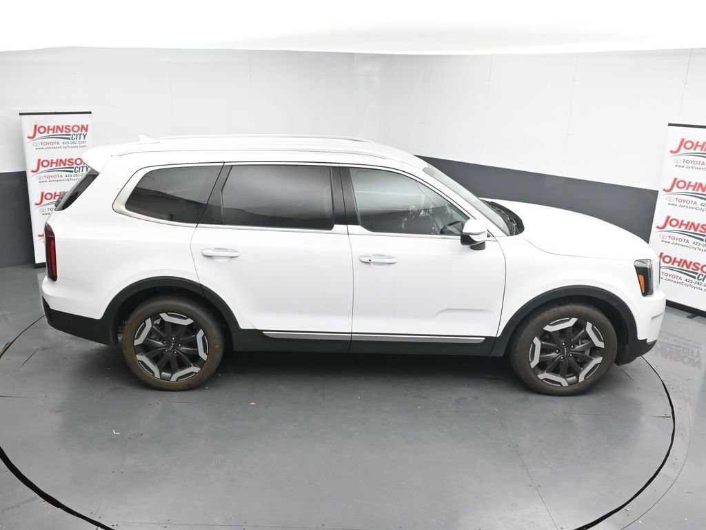 Used 2024 Kia Telluride S image 17