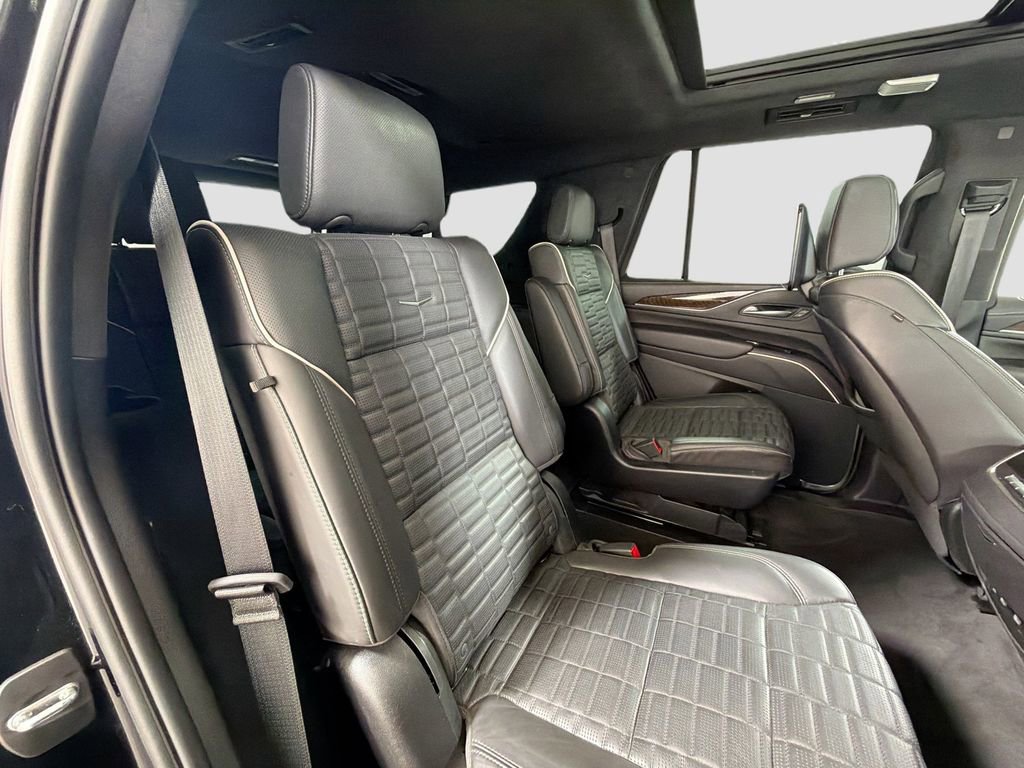 Used 2024 Cadillac Escalade Sport Platinum w/ LPO, ONYX Package AWD/4WD image 33