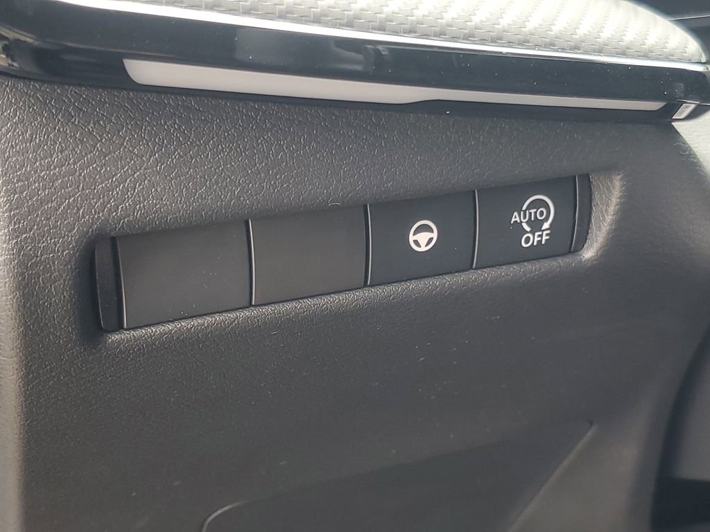 New 2025 Nissan Kicks SR image 14