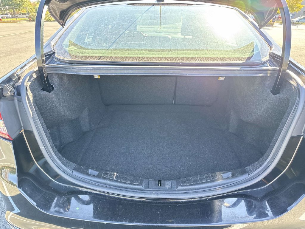 Used 2017 Ford Fusion SE FWD image 24