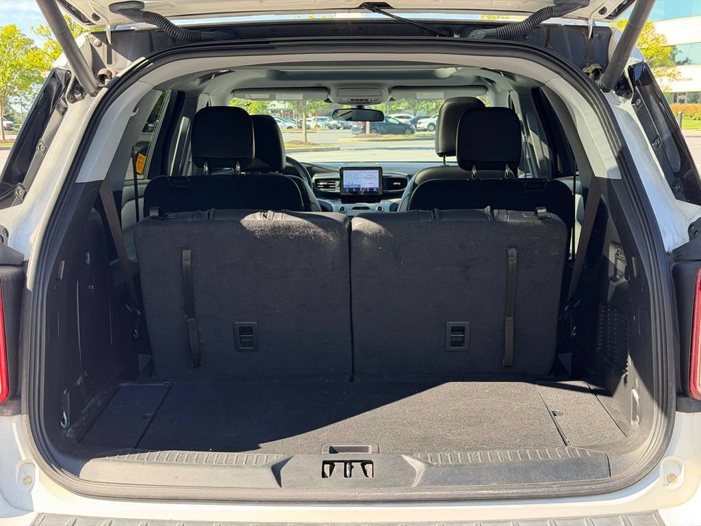 Used 2023 Ford Explorer XLT w/ Equipment Group 202A AWD/4WD image 9