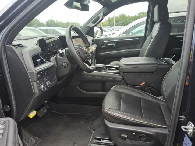 Used 2025 Chevrolet Tahoe Premier AWD/4WD image 3