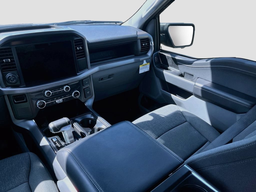Used 2025 Ford F150 Lightning XLT AWD/4WD image 24