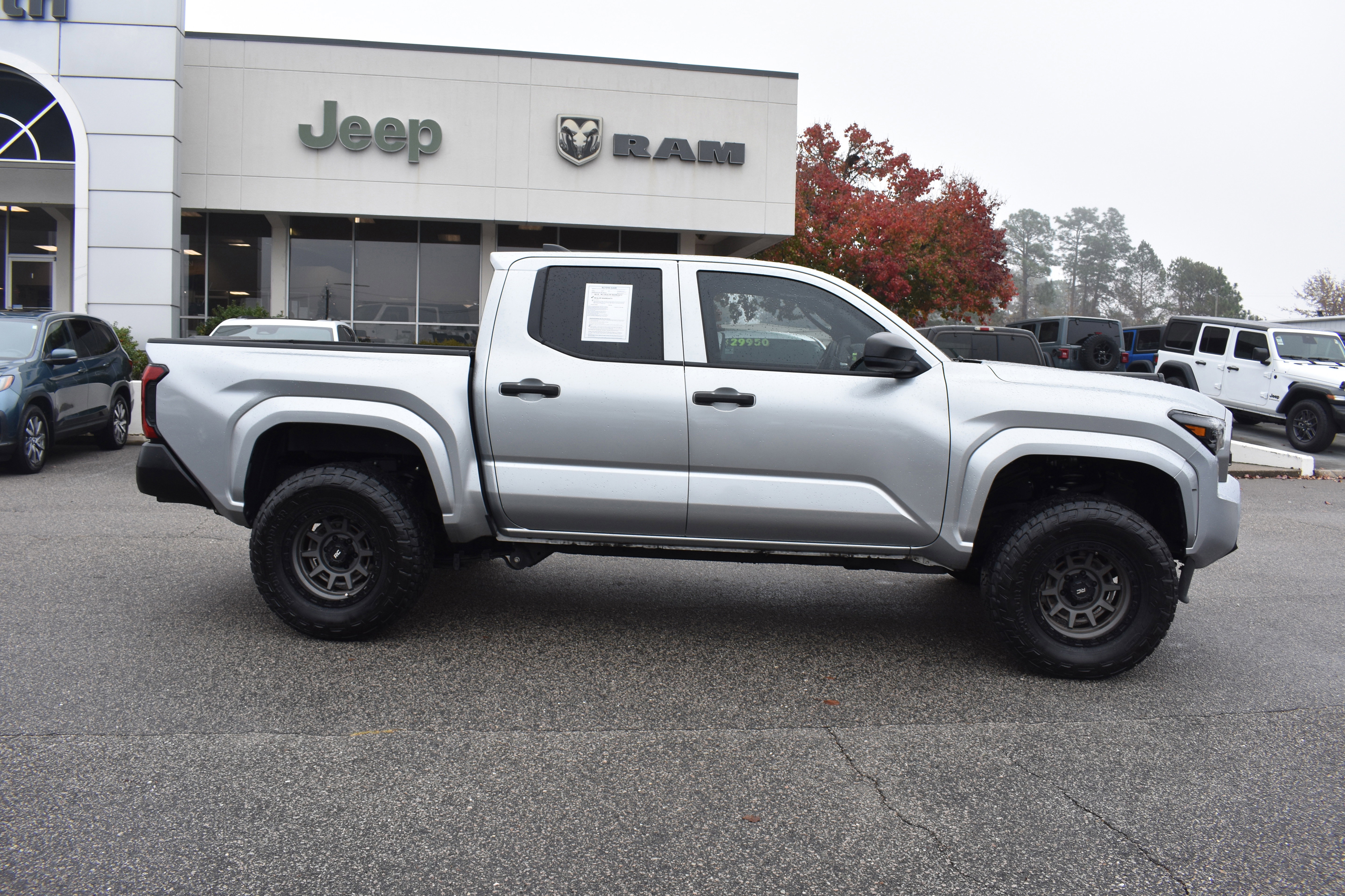 Used 2024 Toyota Tacoma SR image 10