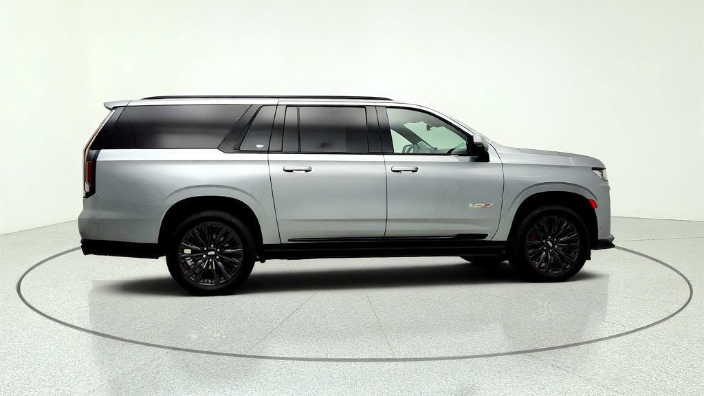 Used 2024 Cadillac Escalade ESV V w/ LPO, ONYX Package AWD/4WD image 4