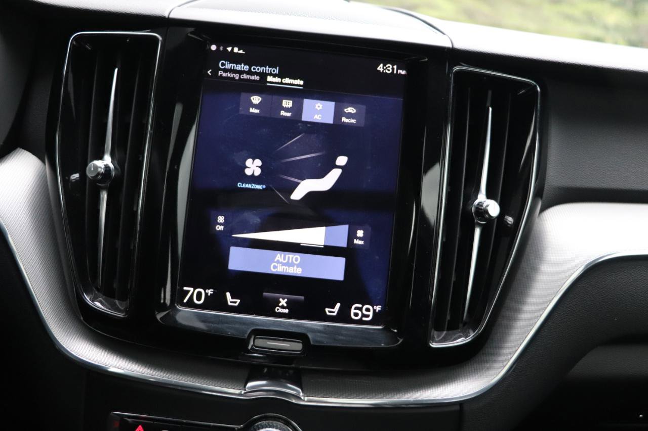 Used 2018 Volvo XC60 T8 R-Design w/ Convenience Package image 28