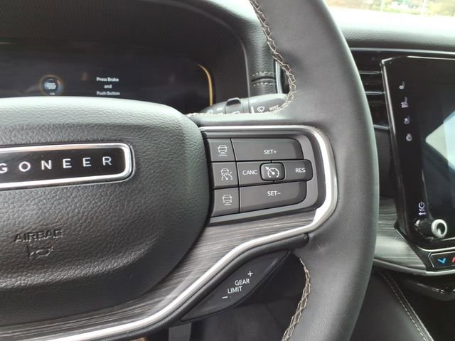 Used 2024 Jeep Wagoneer L Series II w/ Flexible Seating Group image 25