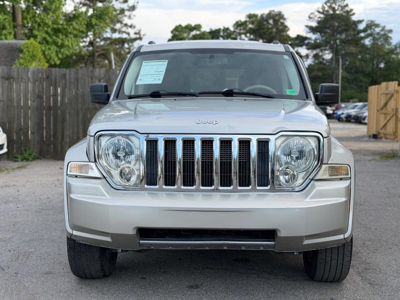 Used 2008 Jeep Liberty Limited w/ Premium Group AWD/4WD image 3