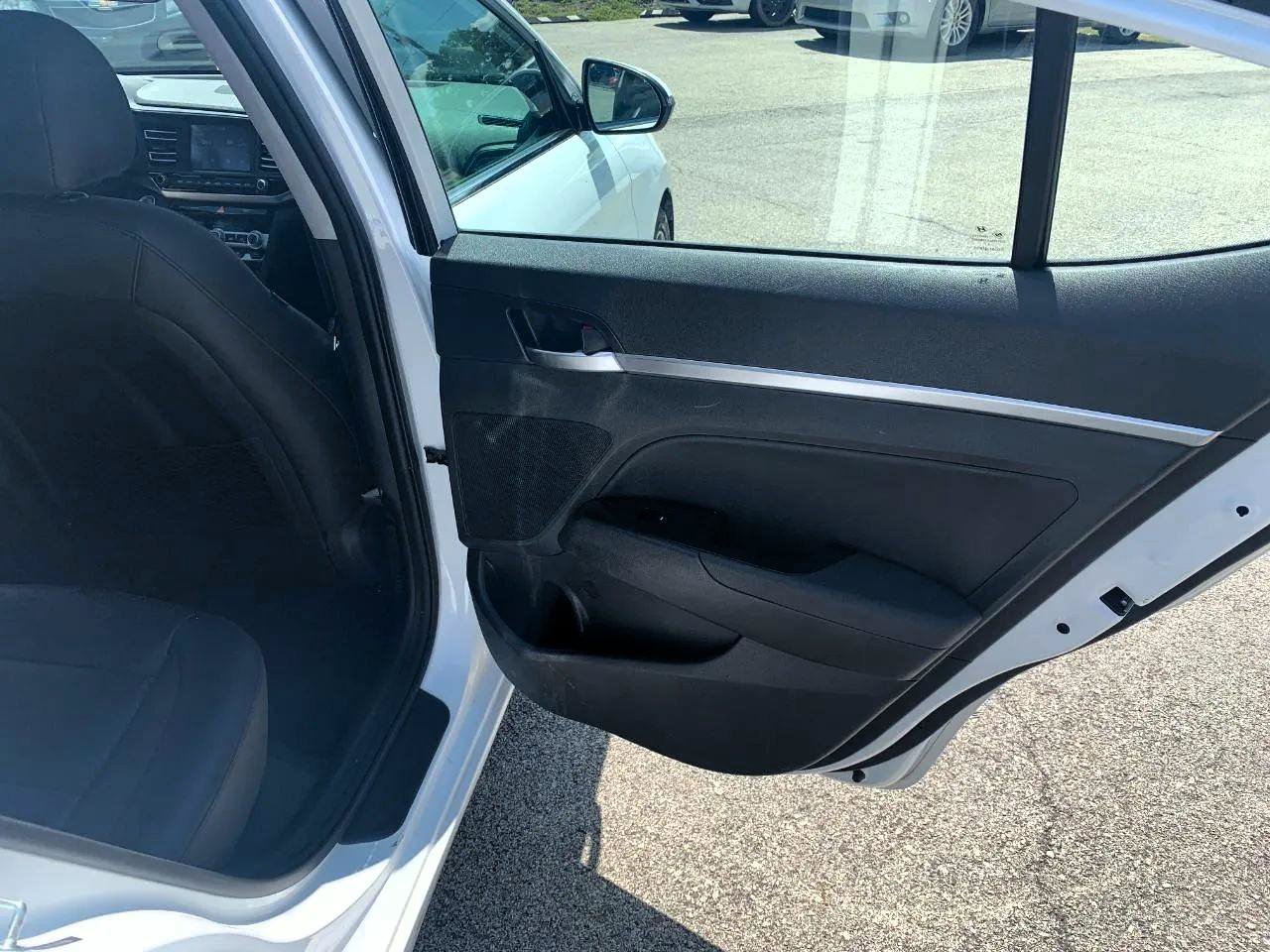 Used 2020 Hyundai Elantra Sedan FWD image 30