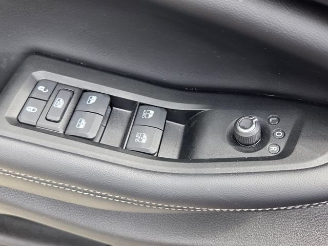 Used 2025 Jeep Grand Cherokee Altitude AWD/4WD image 31