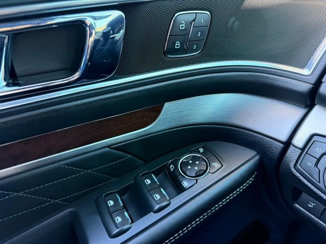 Certified 2018 Ford Explorer Platinum image 47