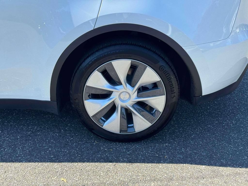 Used 2023 Tesla Model Y Long Range AWD/4WD image 11