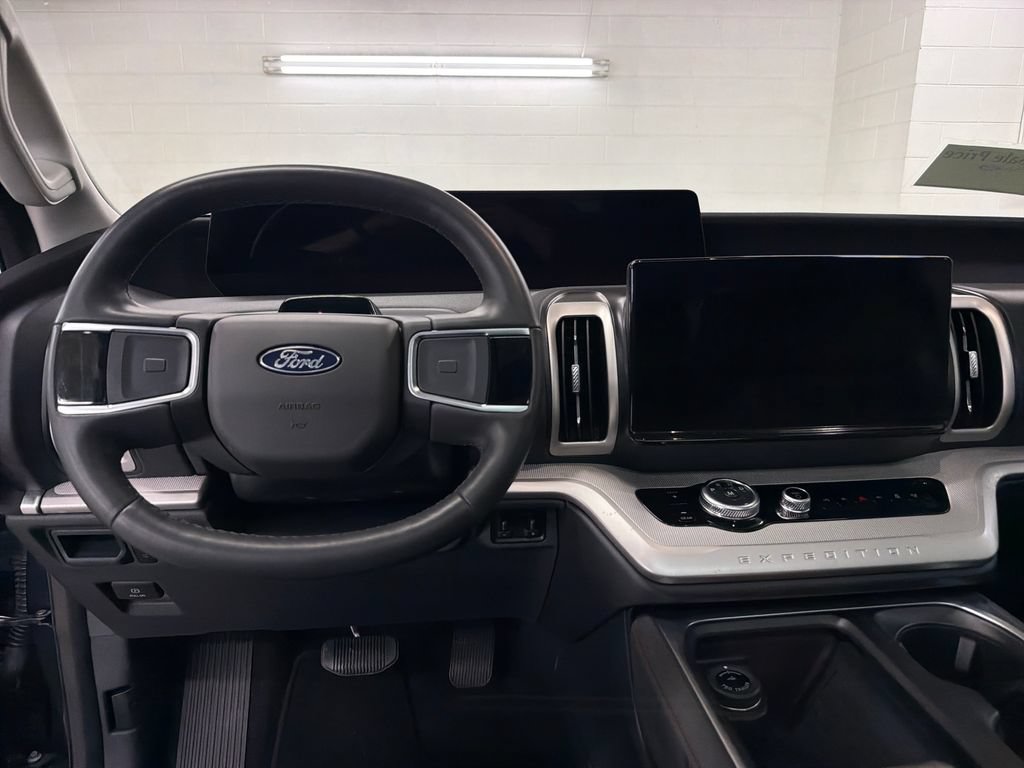 Certified 2025 Ford Expedition Max Active RWD image 9
