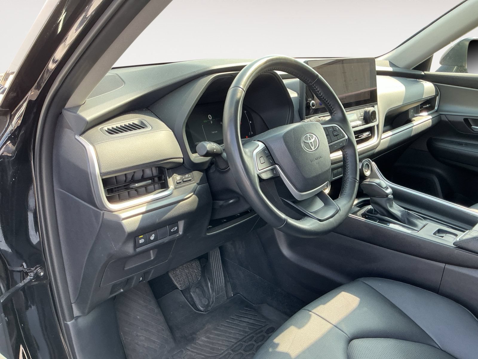 Used 2025 Toyota Grand Highlander AWD image 10