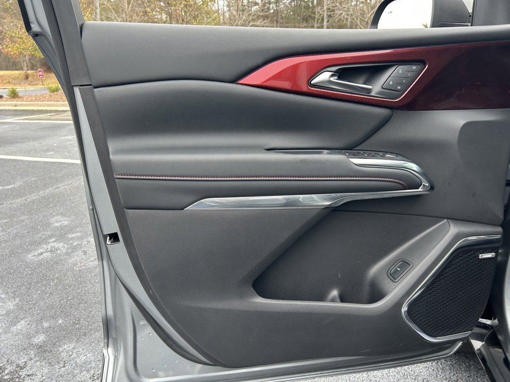 Used 2025 Chevrolet Traverse RS image 58