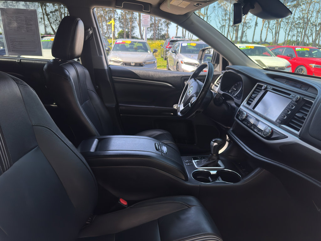 Used 2017 Toyota Highlander SE AWD/4WD image 17