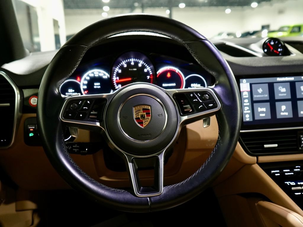 Used 2021 Porsche Cayenne image 16