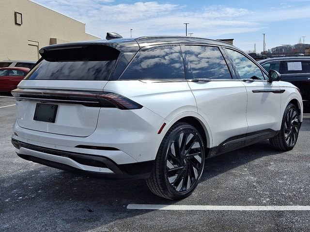 Used 2024 Lincoln Nautilus Reserve w/ Equipment Group 202A AWD/4WD image 6