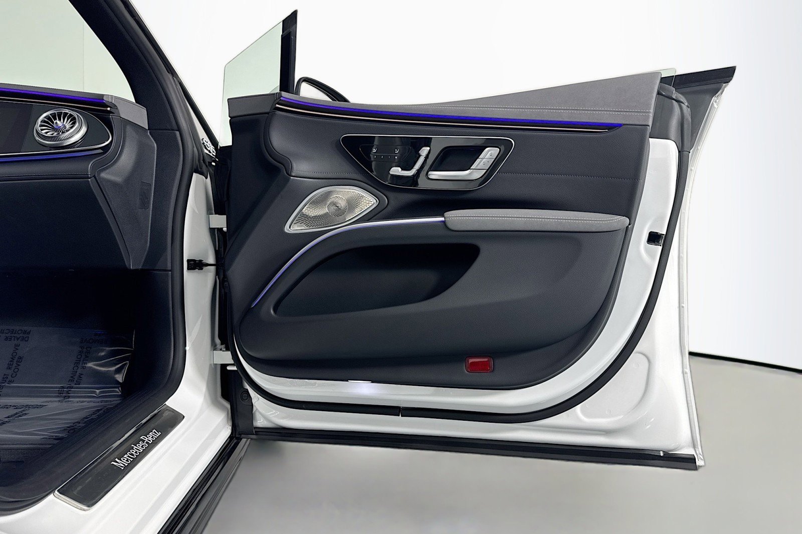 Certified 2023 Mercedes-Benz EQS 580 4MATIC Sedan image 24