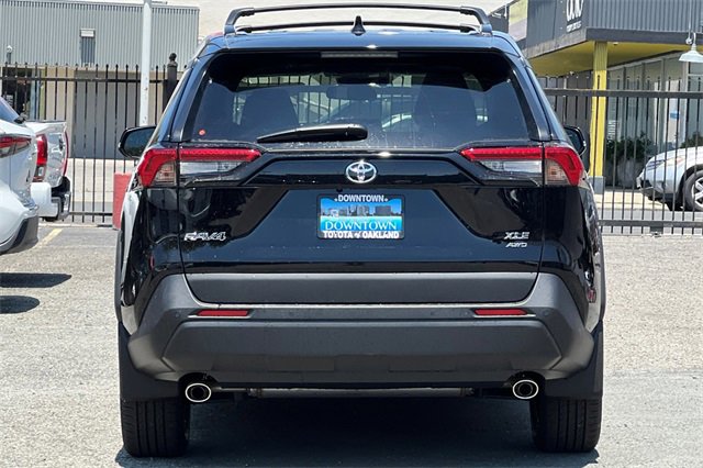 Used 2025 Toyota RAV4 XLE Premium image 6