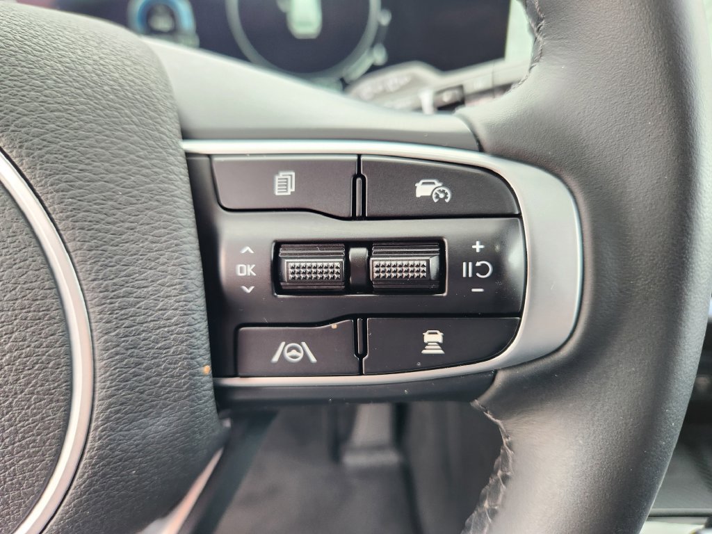 Used 2025 Kia Sportage SX FWD image 21
